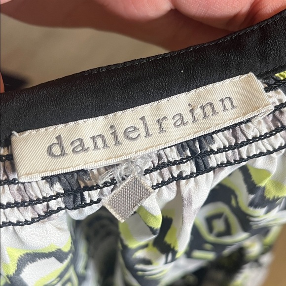 Daniel Rainn Black and Green Geometric Blouse - Picture 2 of 2